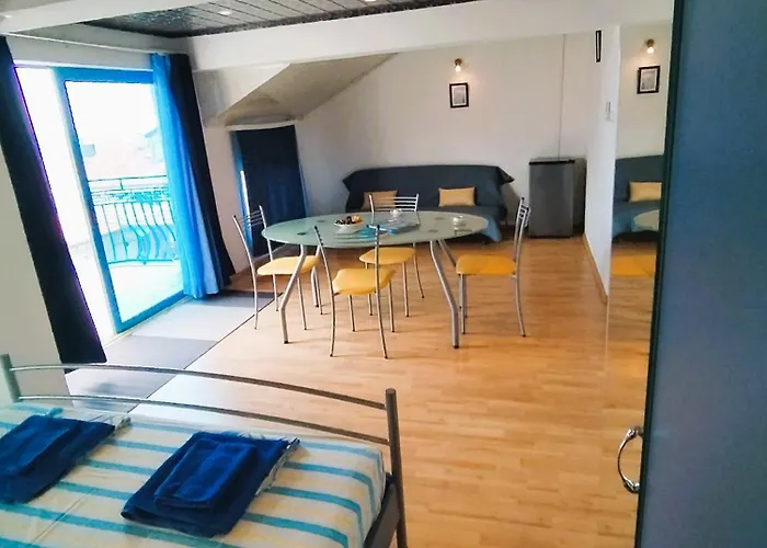 Lira Sto Πομόριε