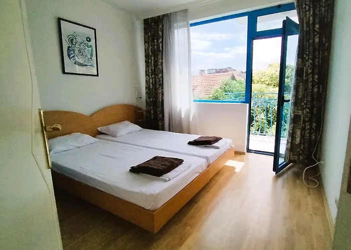 Lira Sto Πομόριε