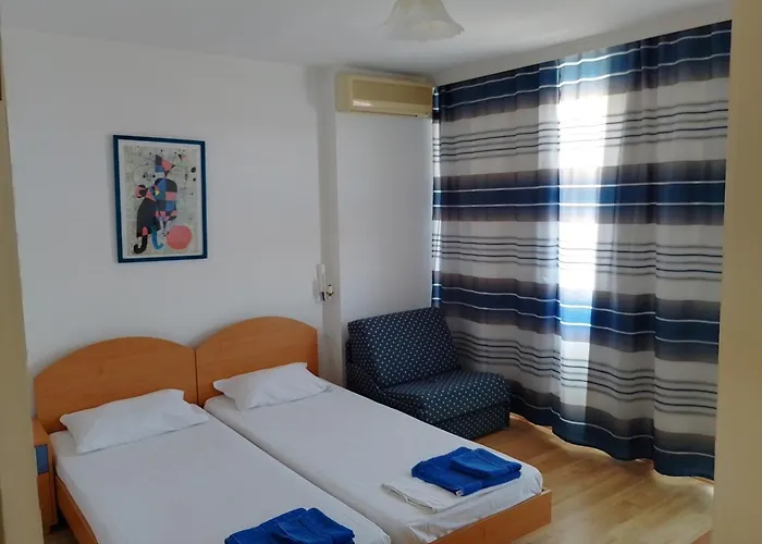 Lira Sto * Πομόριε