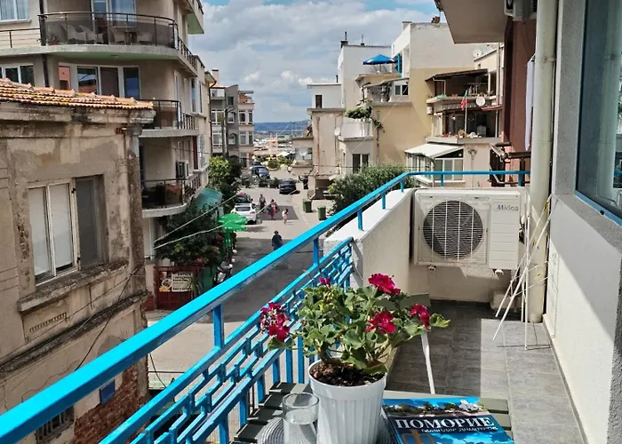 Lira Sto * Πομόριε