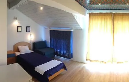 Lira Sto Apartman *