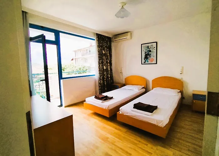 Lira Sto Apartmán *